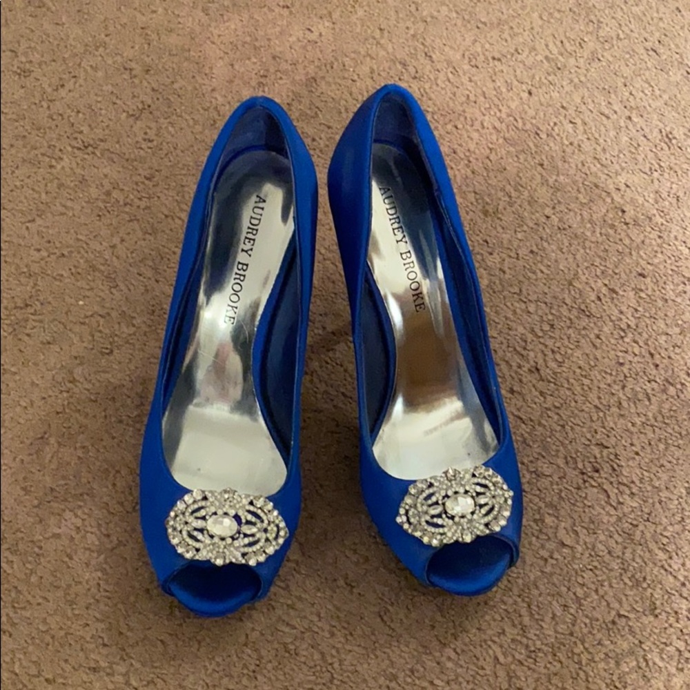 Brilliant blue stiletto heels